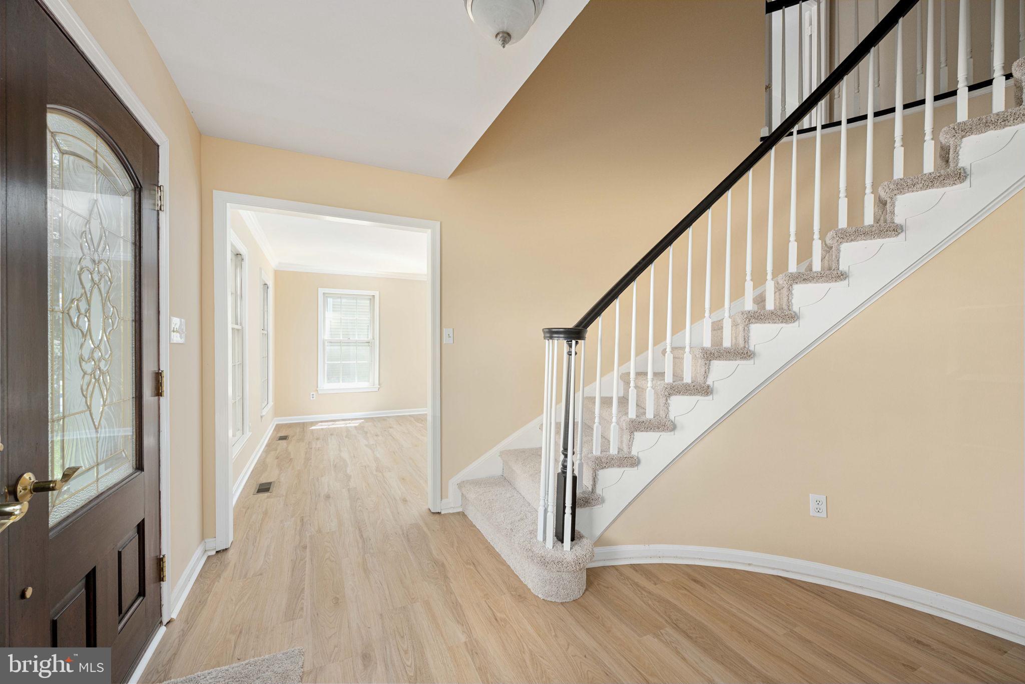 CRYSTAL LAKE - Residential