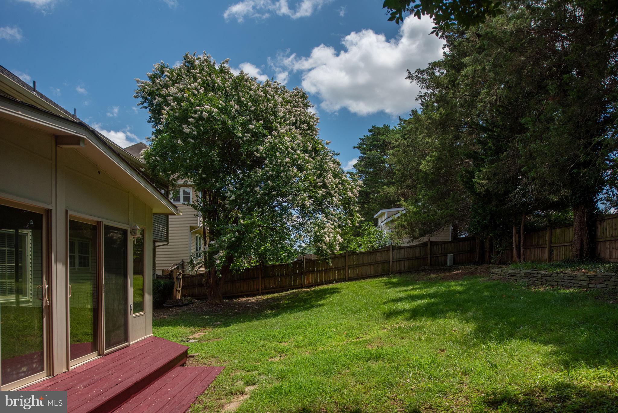 CRYSTAL LAKE - Residential