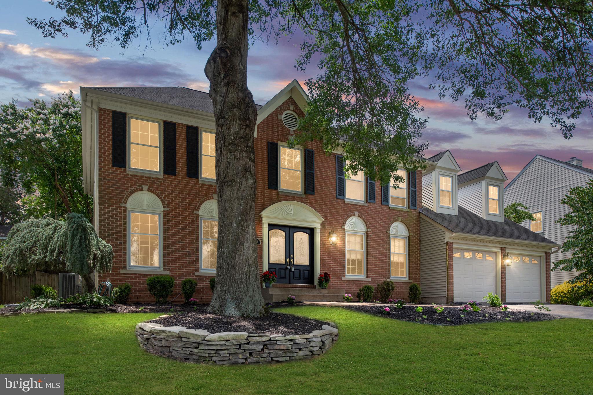 CRYSTAL LAKE - Residential