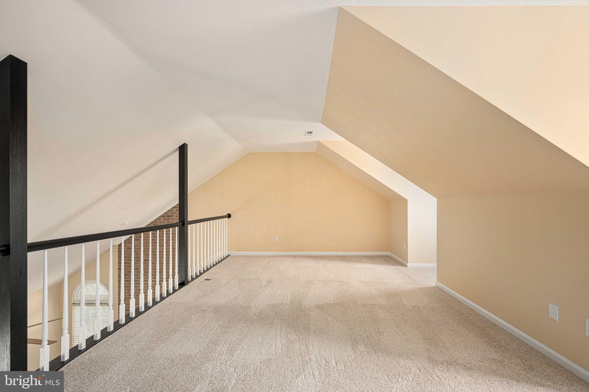 CRYSTAL LAKE - Residential