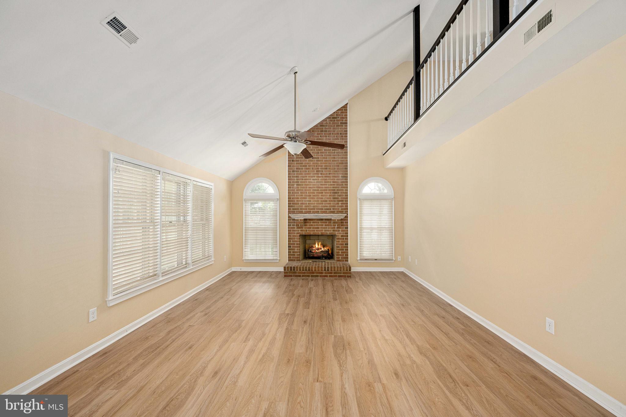 CRYSTAL LAKE - Residential