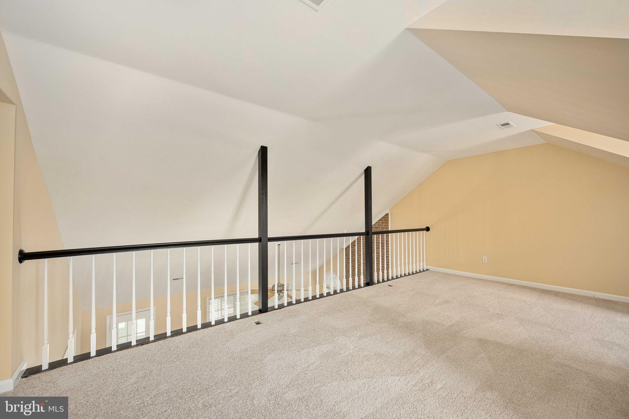 CRYSTAL LAKE - Residential