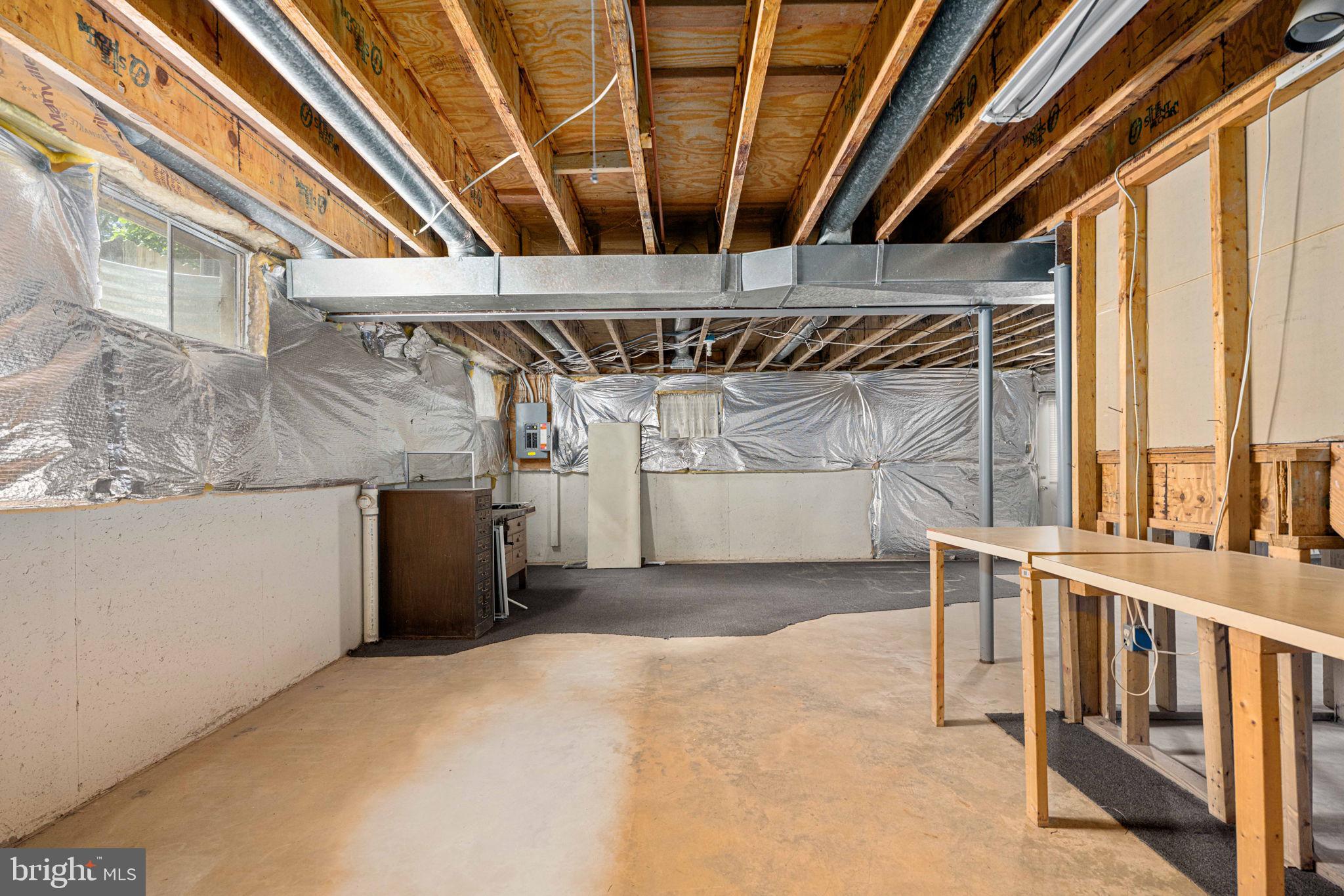 CRYSTAL LAKE - Residential