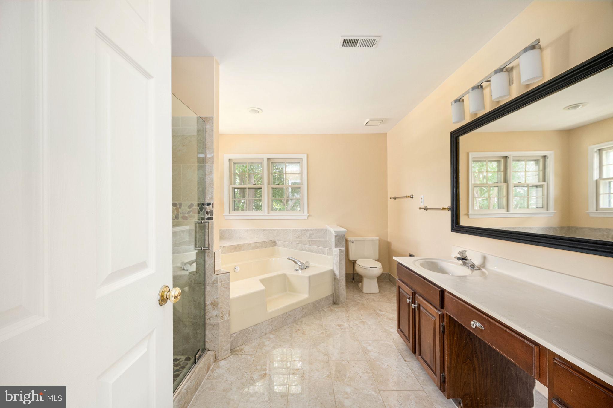 CRYSTAL LAKE - Residential