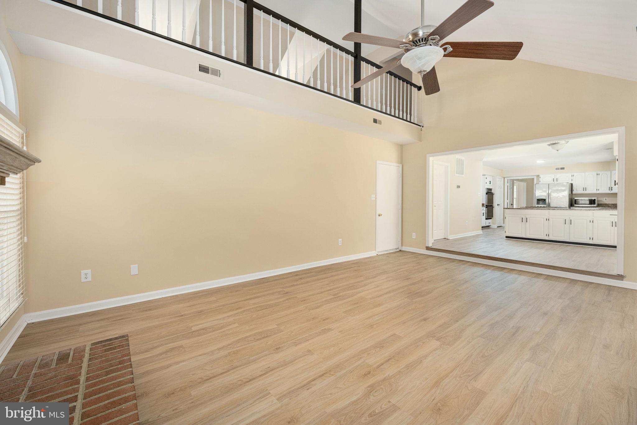 CRYSTAL LAKE - Residential