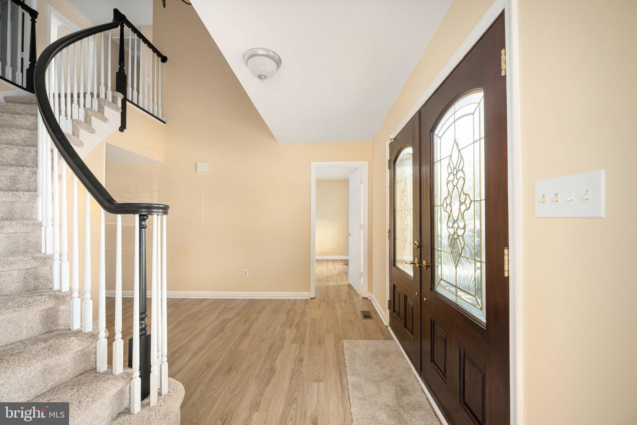 CRYSTAL LAKE - Residential