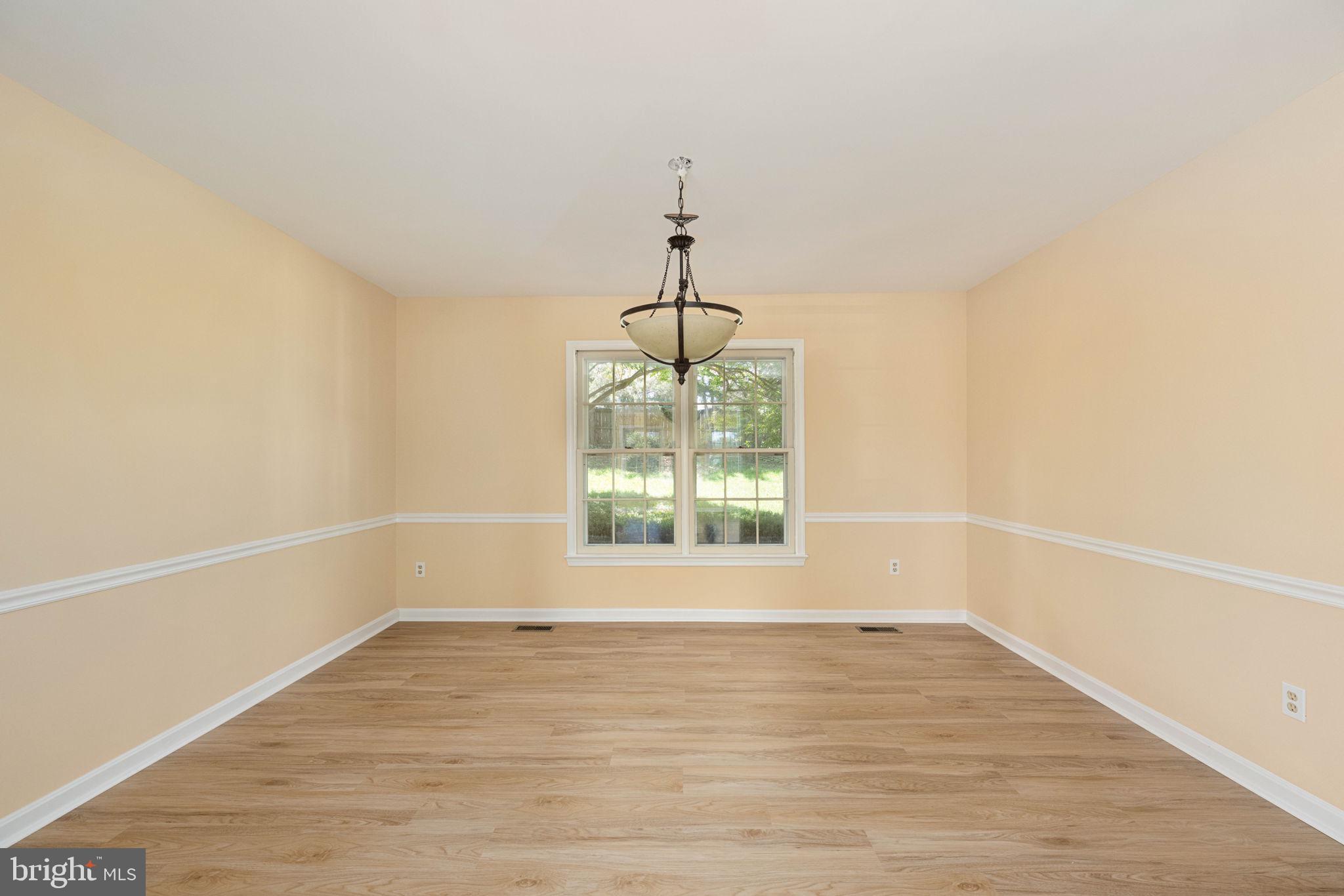 CRYSTAL LAKE - Residential