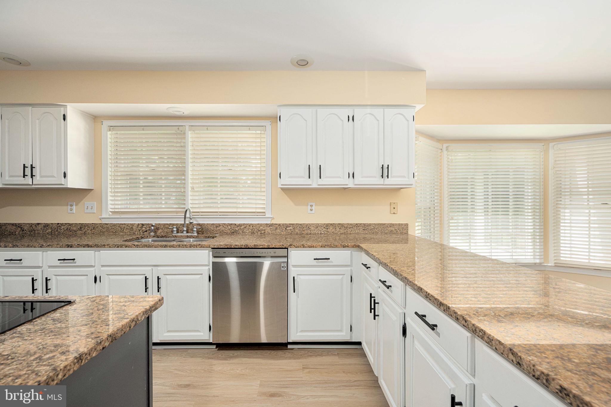 CRYSTAL LAKE - Residential