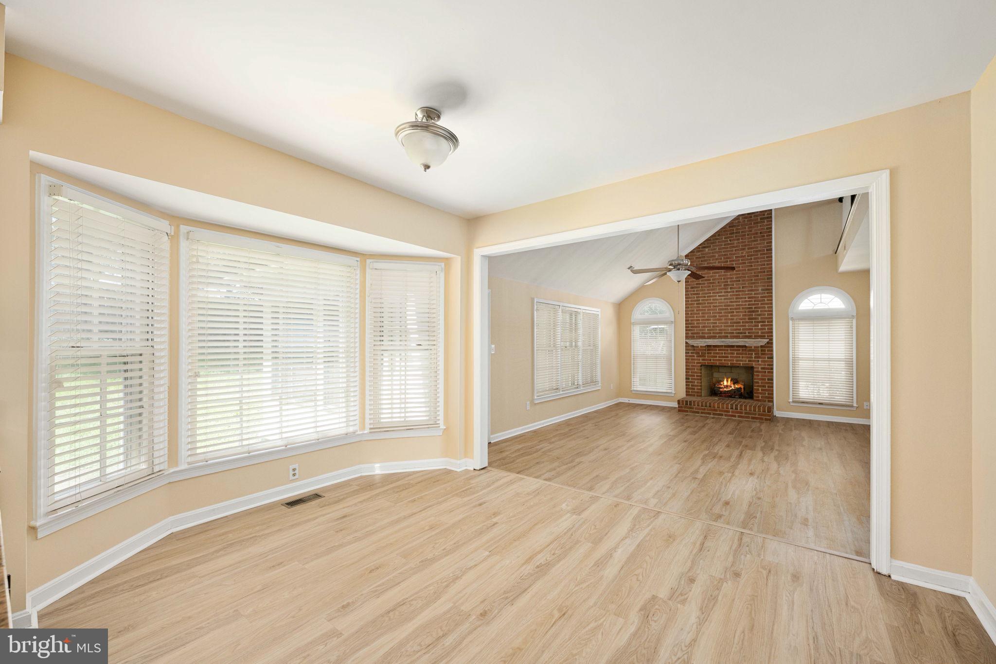 CRYSTAL LAKE - Residential