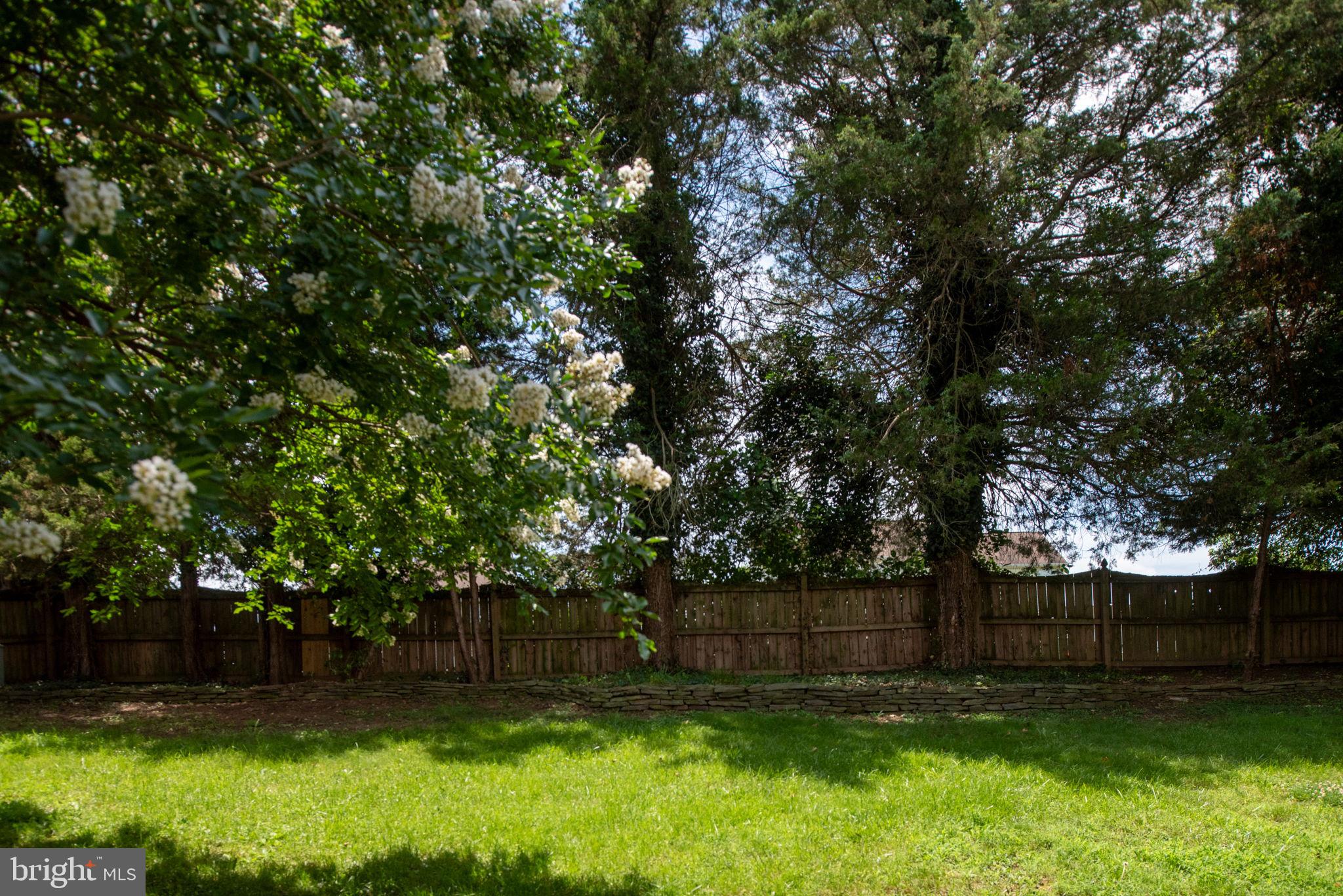 CRYSTAL LAKE - Residential