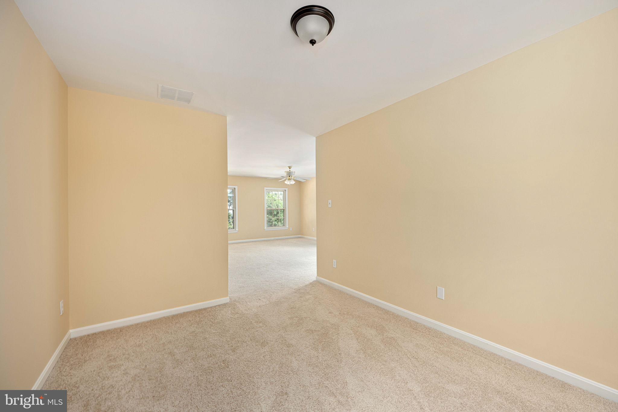 CRYSTAL LAKE - Residential