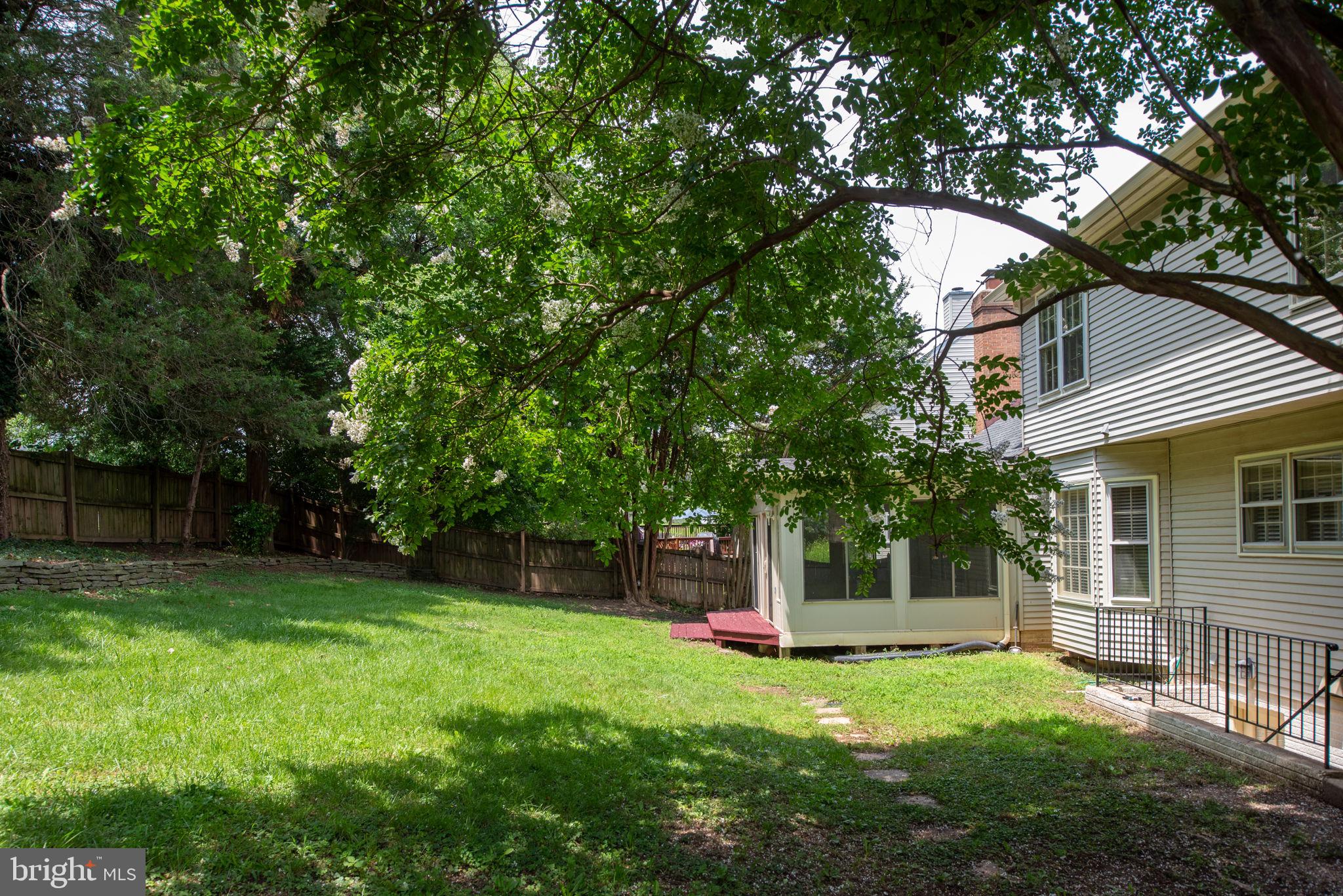 CRYSTAL LAKE - Residential