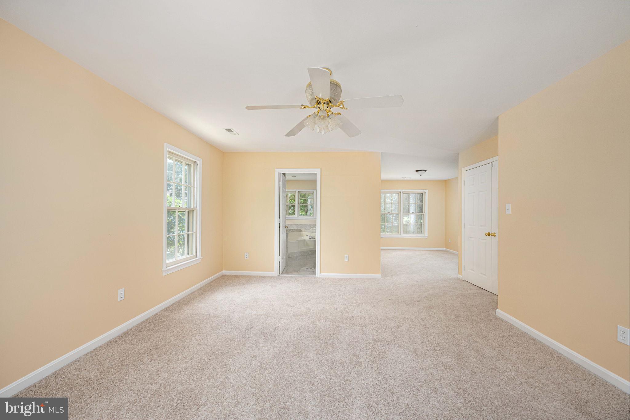 CRYSTAL LAKE - Residential