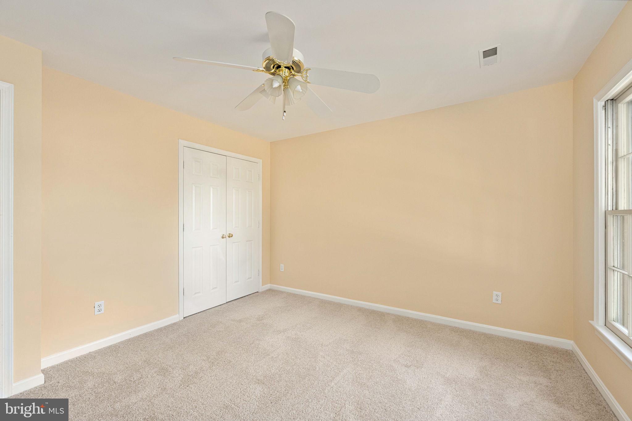 CRYSTAL LAKE - Residential