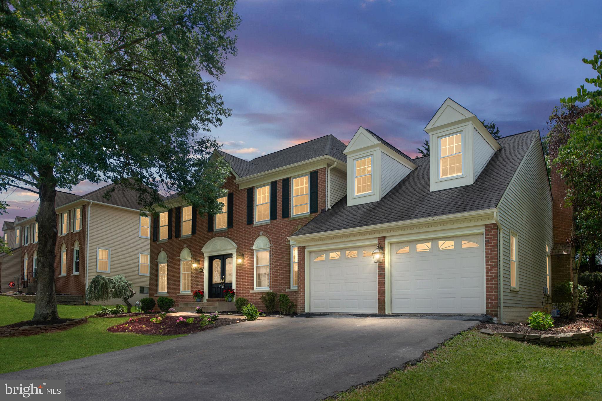 CRYSTAL LAKE - Residential