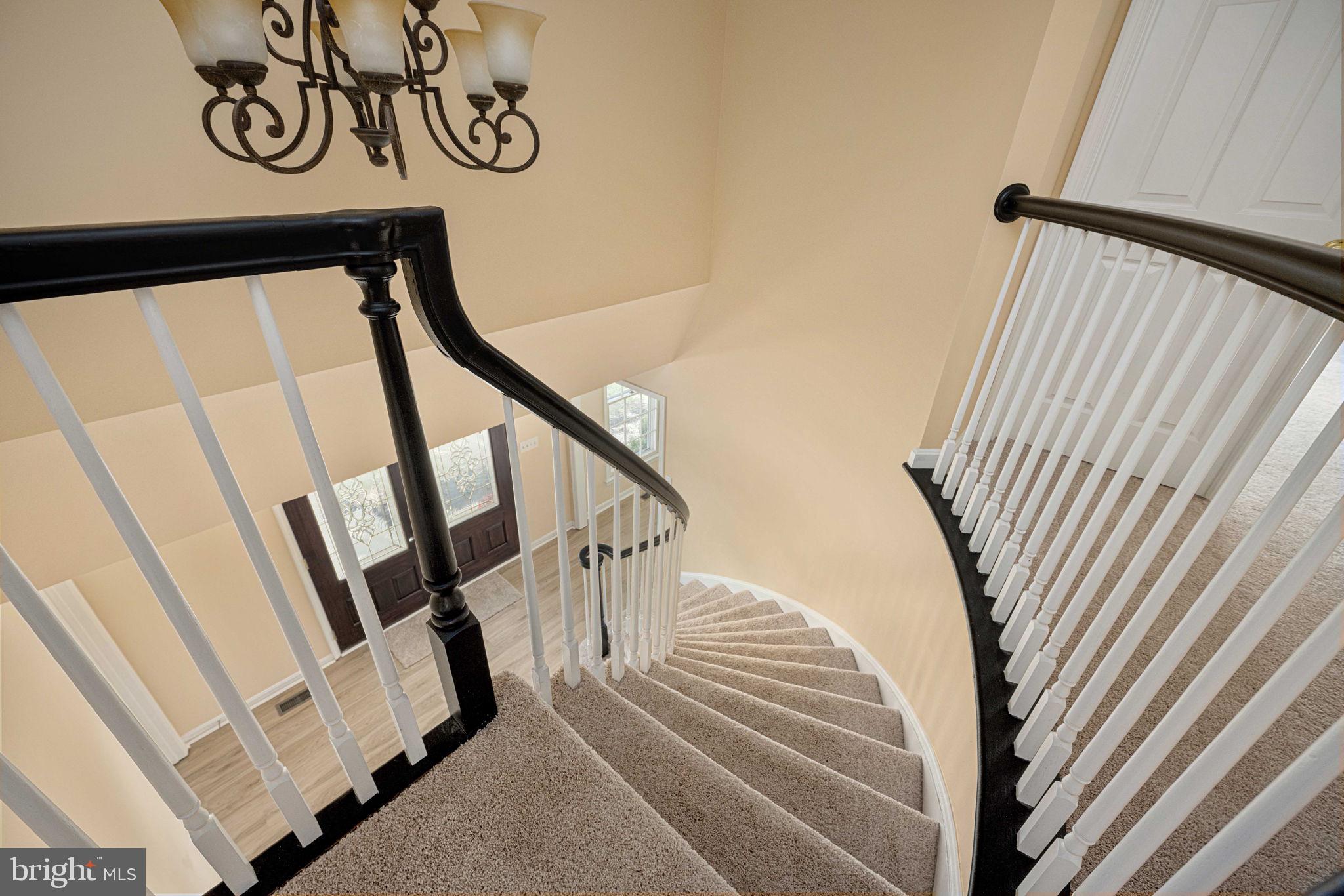 CRYSTAL LAKE - Residential