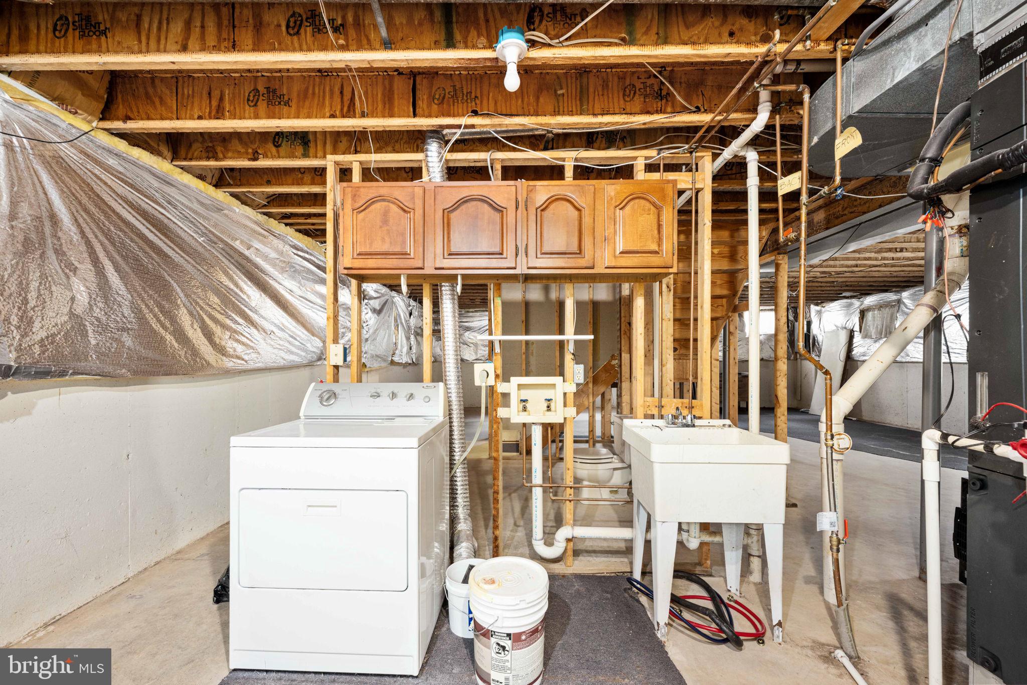 CRYSTAL LAKE - Residential