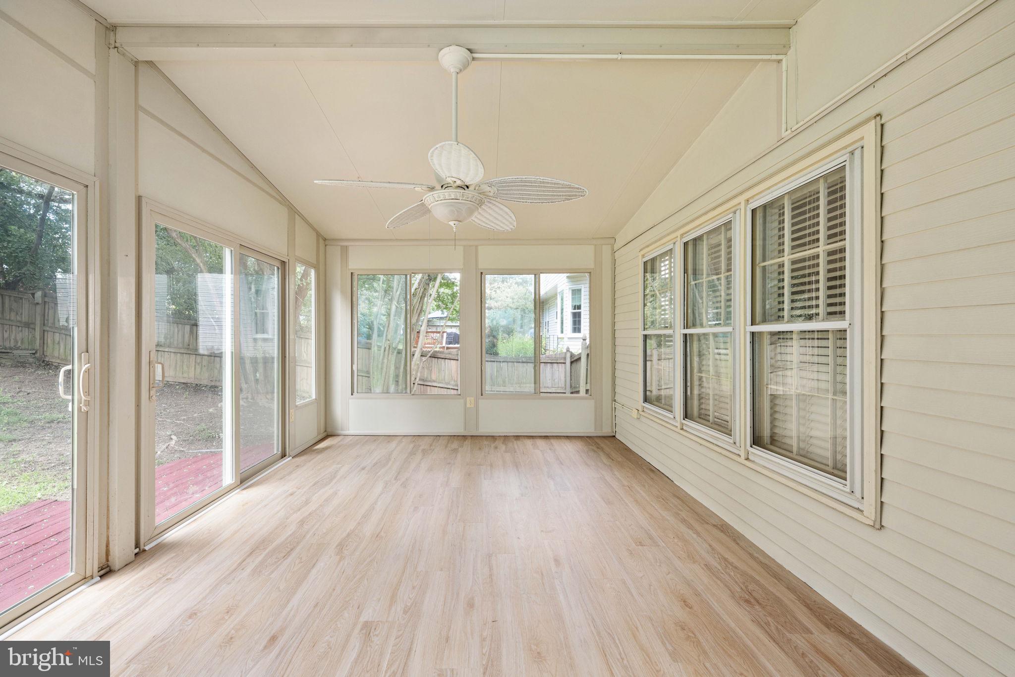 CRYSTAL LAKE - Residential