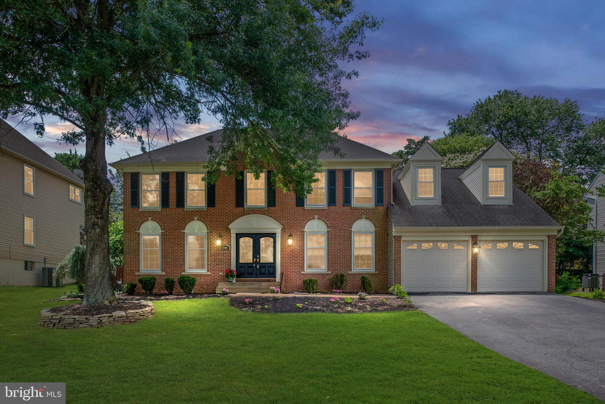 CRYSTAL LAKE - Residential