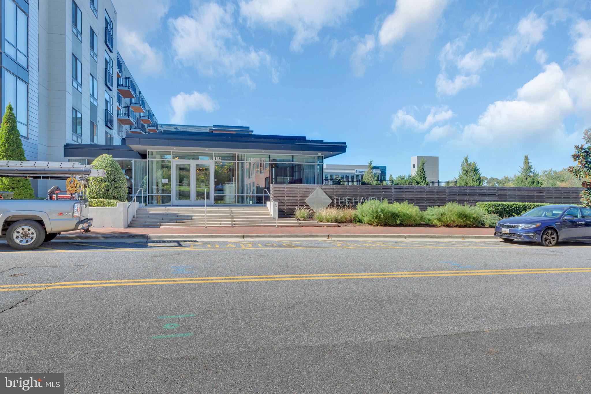 145 RIVERHAVEN DRIVE 514