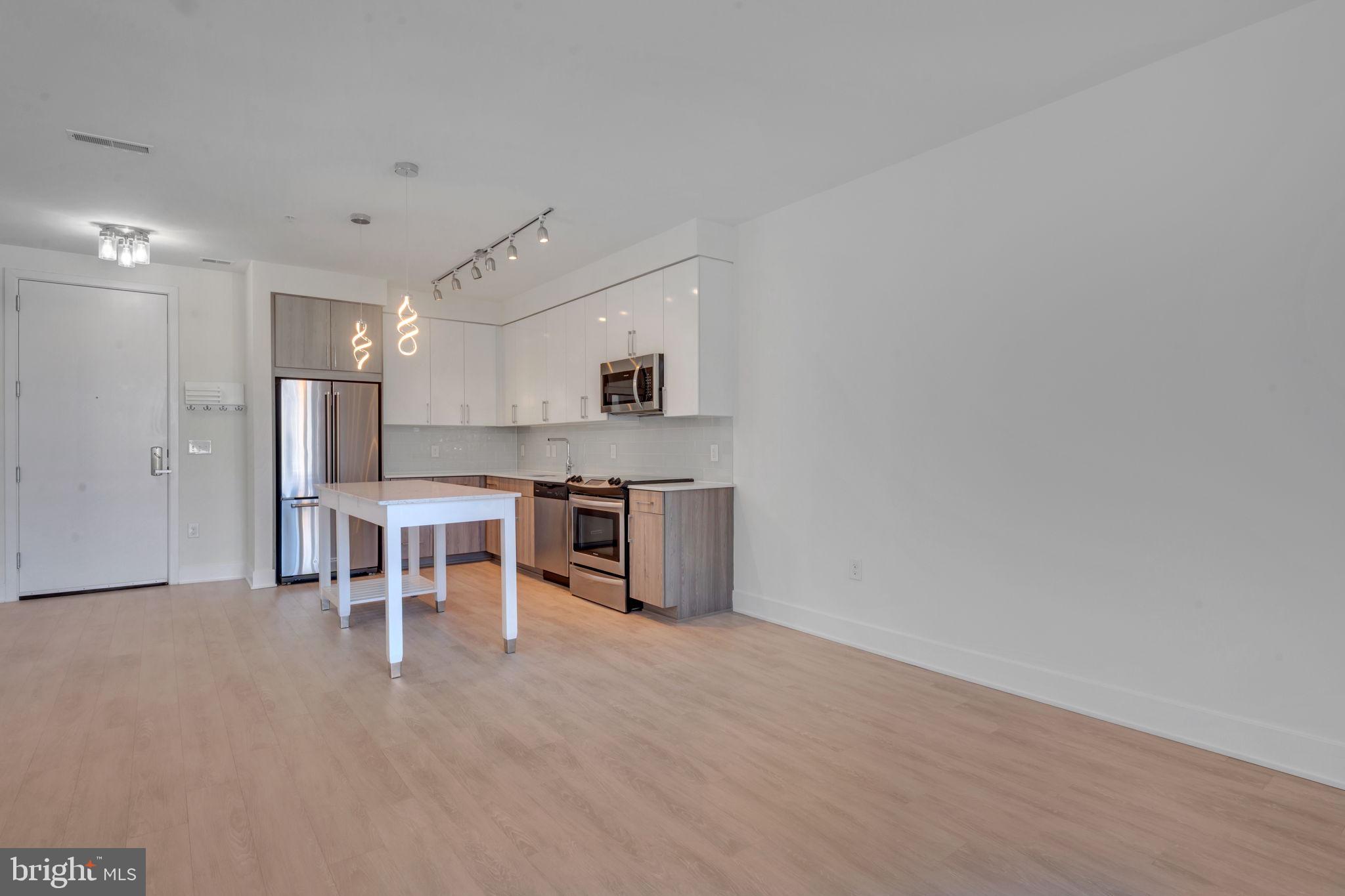 145 RIVERHAVEN DRIVE 514