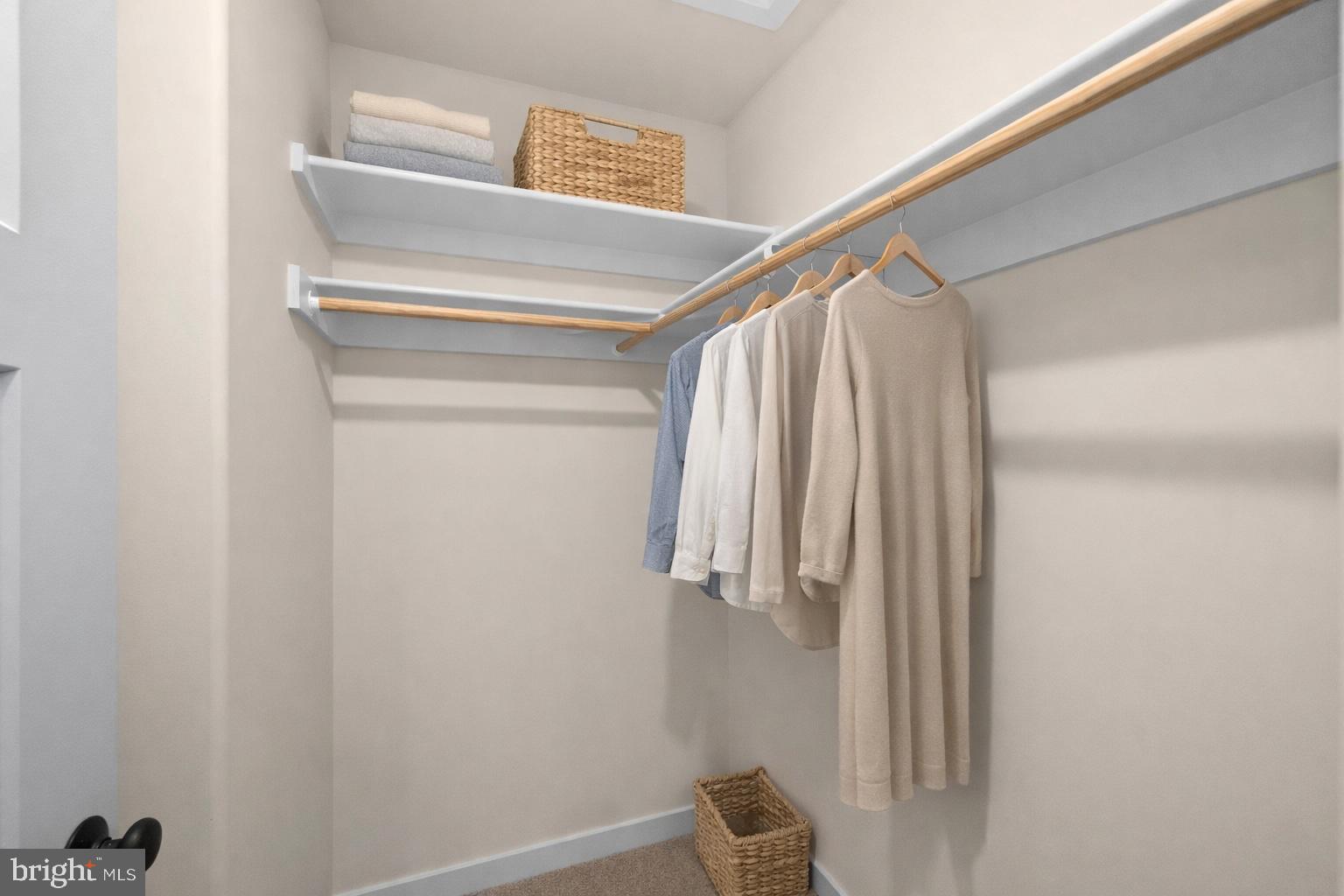 PRESIDENTIAL LAKES - Residential