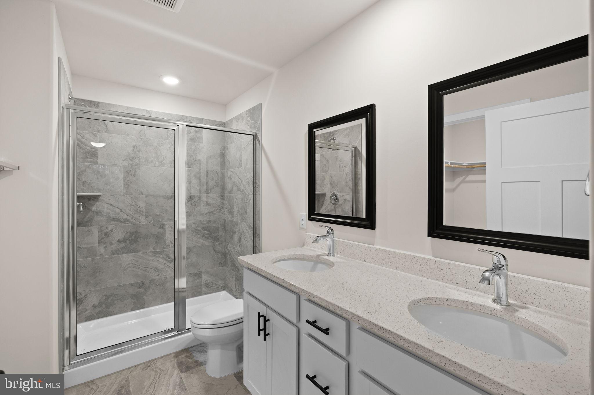 PRESIDENTIAL LAKES - Residential