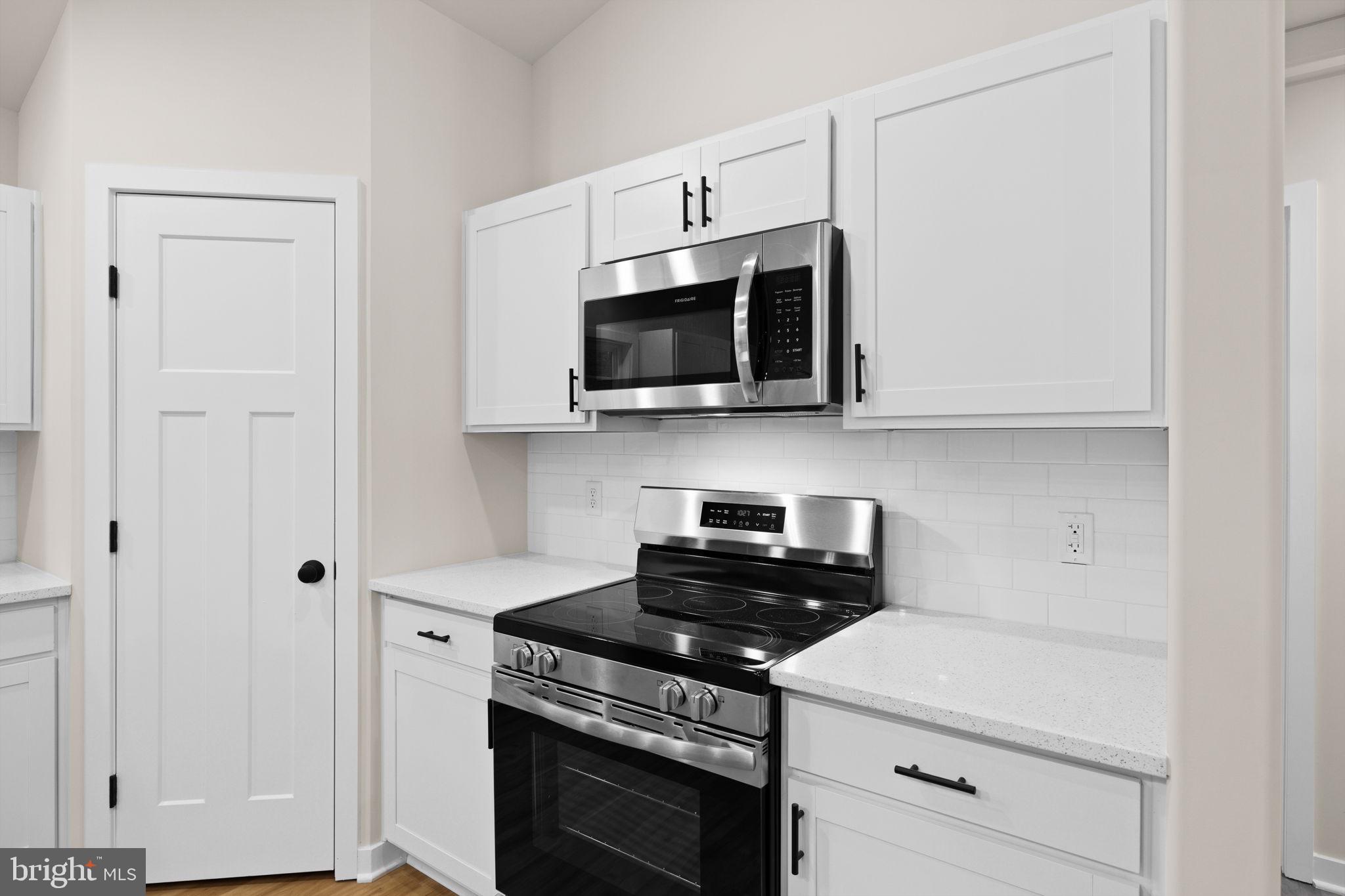 PRESIDENTIAL LAKES - Residential