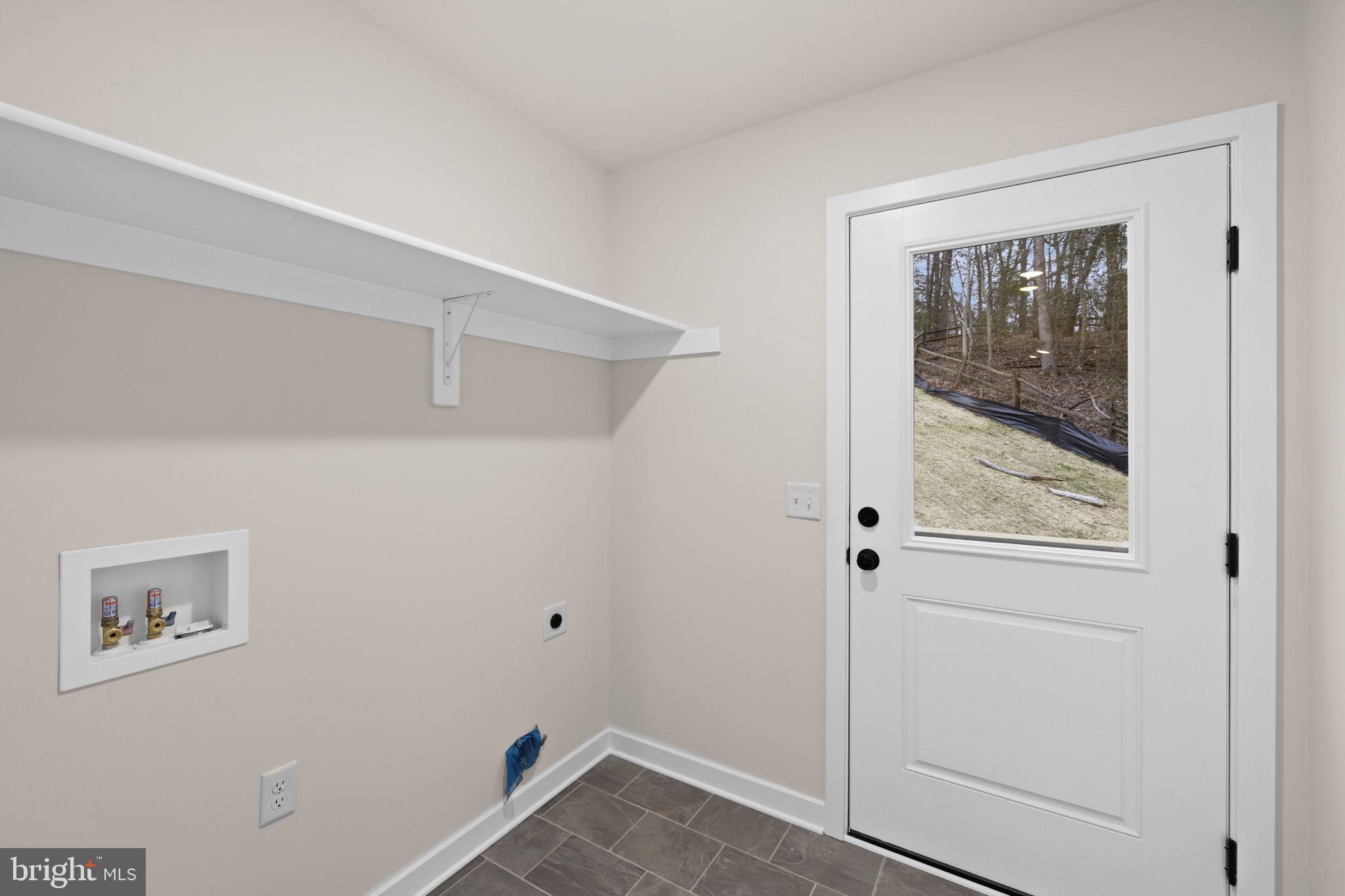 PRESIDENTIAL LAKES - Residential