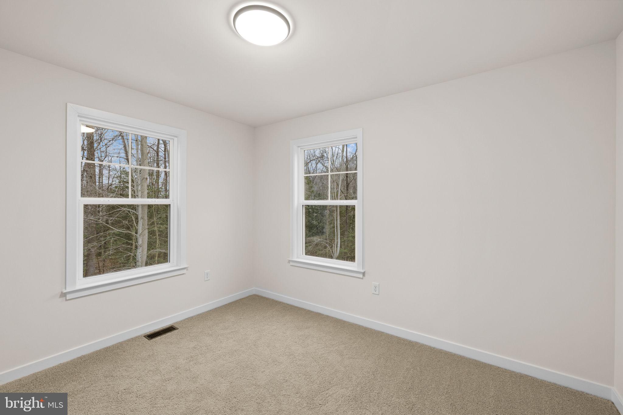 PRESIDENTIAL LAKES - Residential