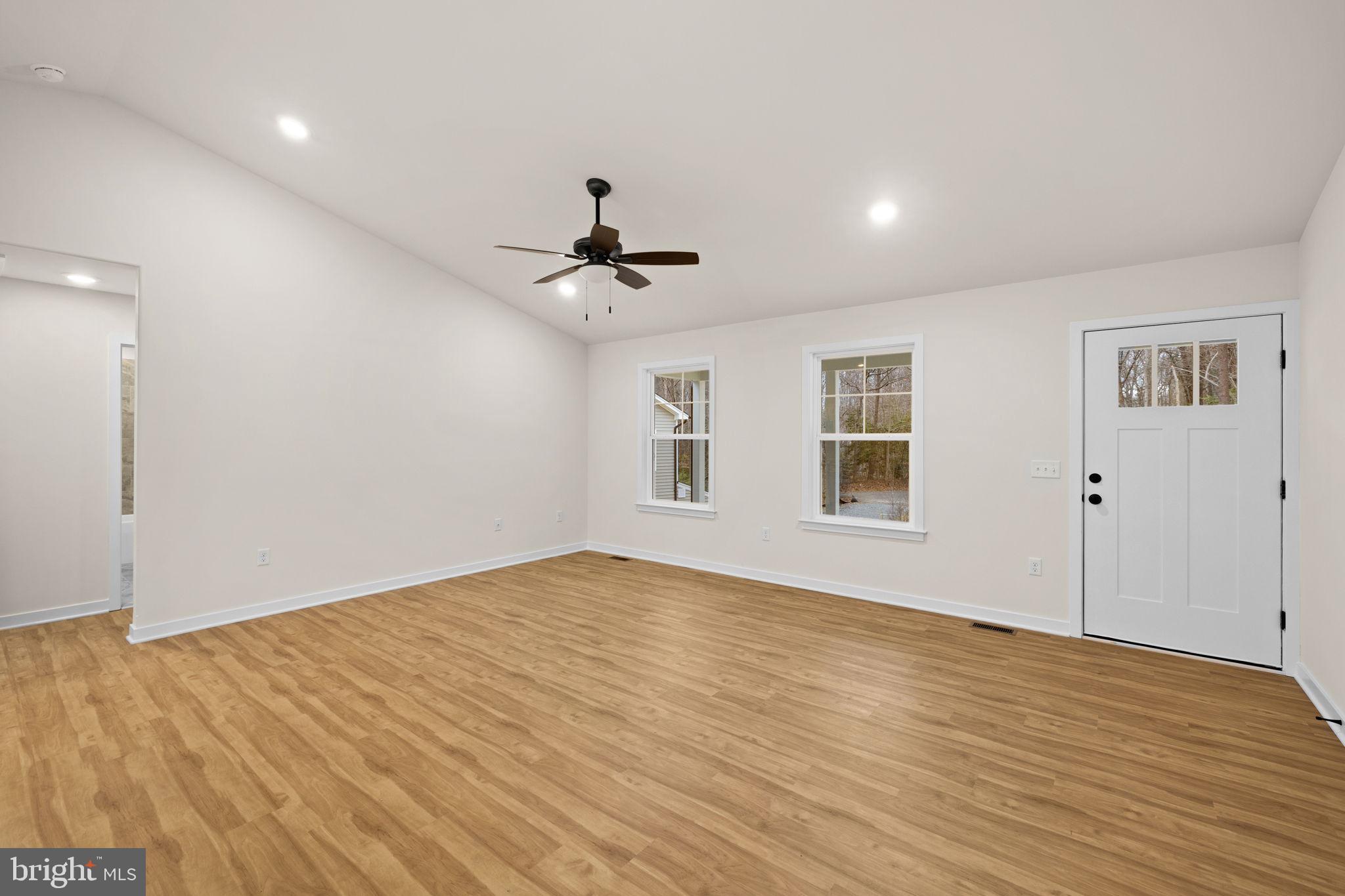 PRESIDENTIAL LAKES - Residential