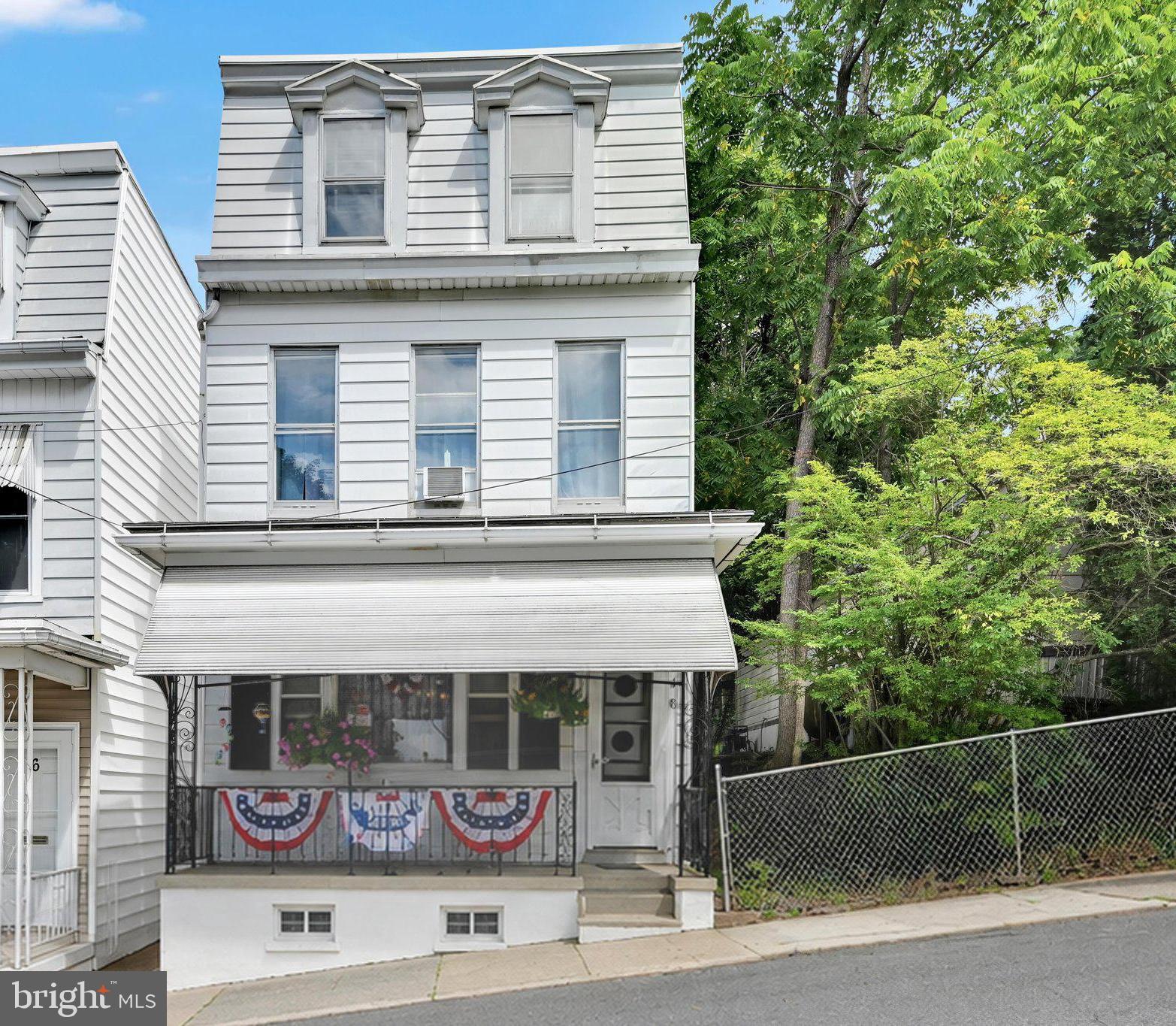 18 MARY STREET