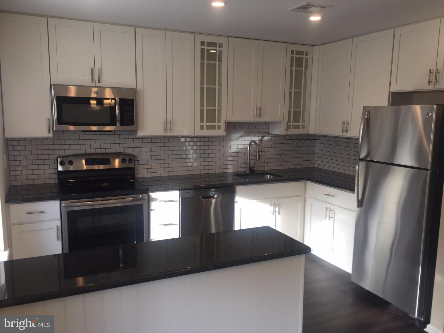 Newly renovated 2nd floor 2 bedroom unit. granite counter tops, stainless steel appliances, tile baths, subway tile showers, hardwood plank floors. Wonderful community!
