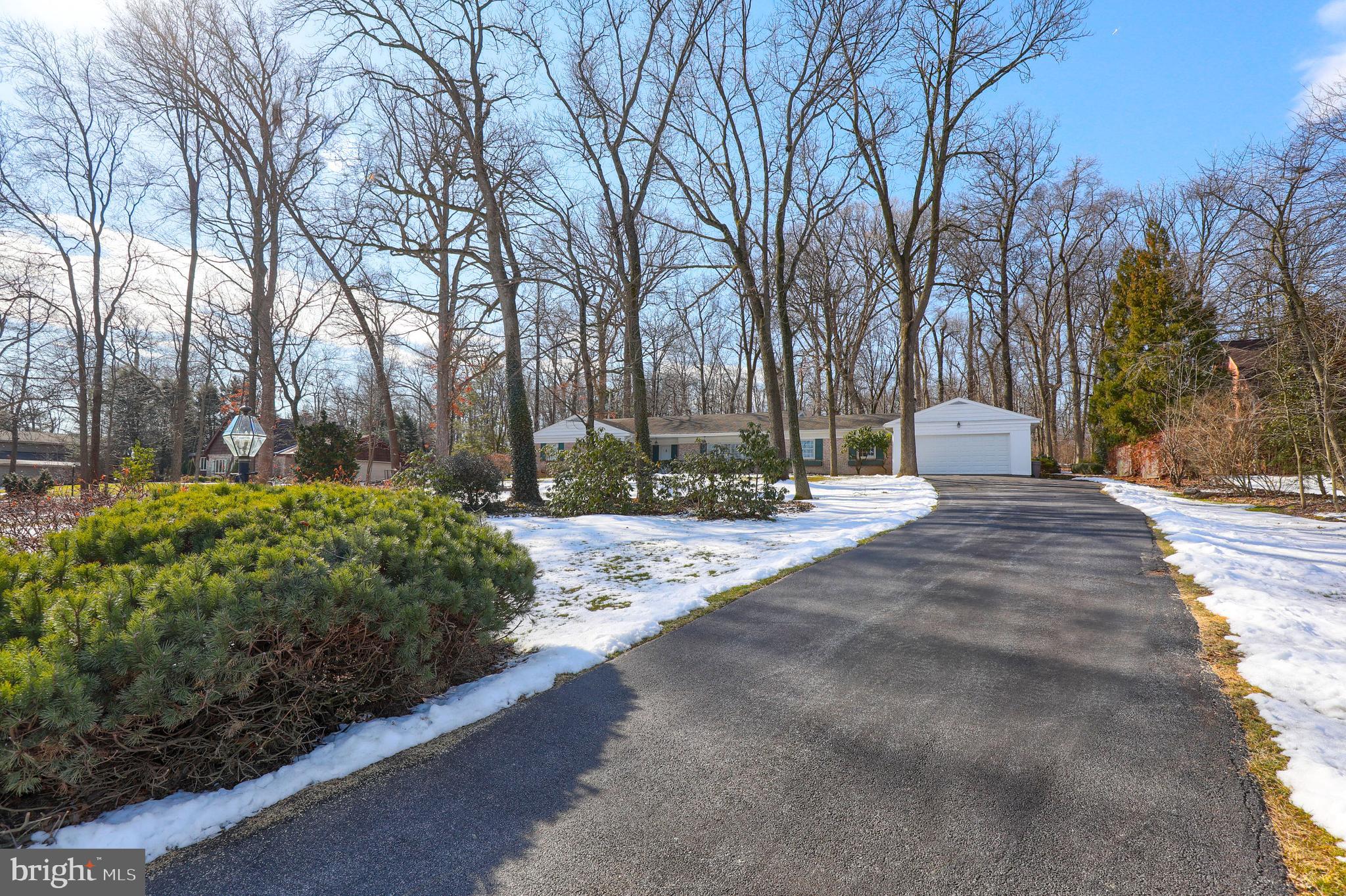 MISSION HILLS - Residential