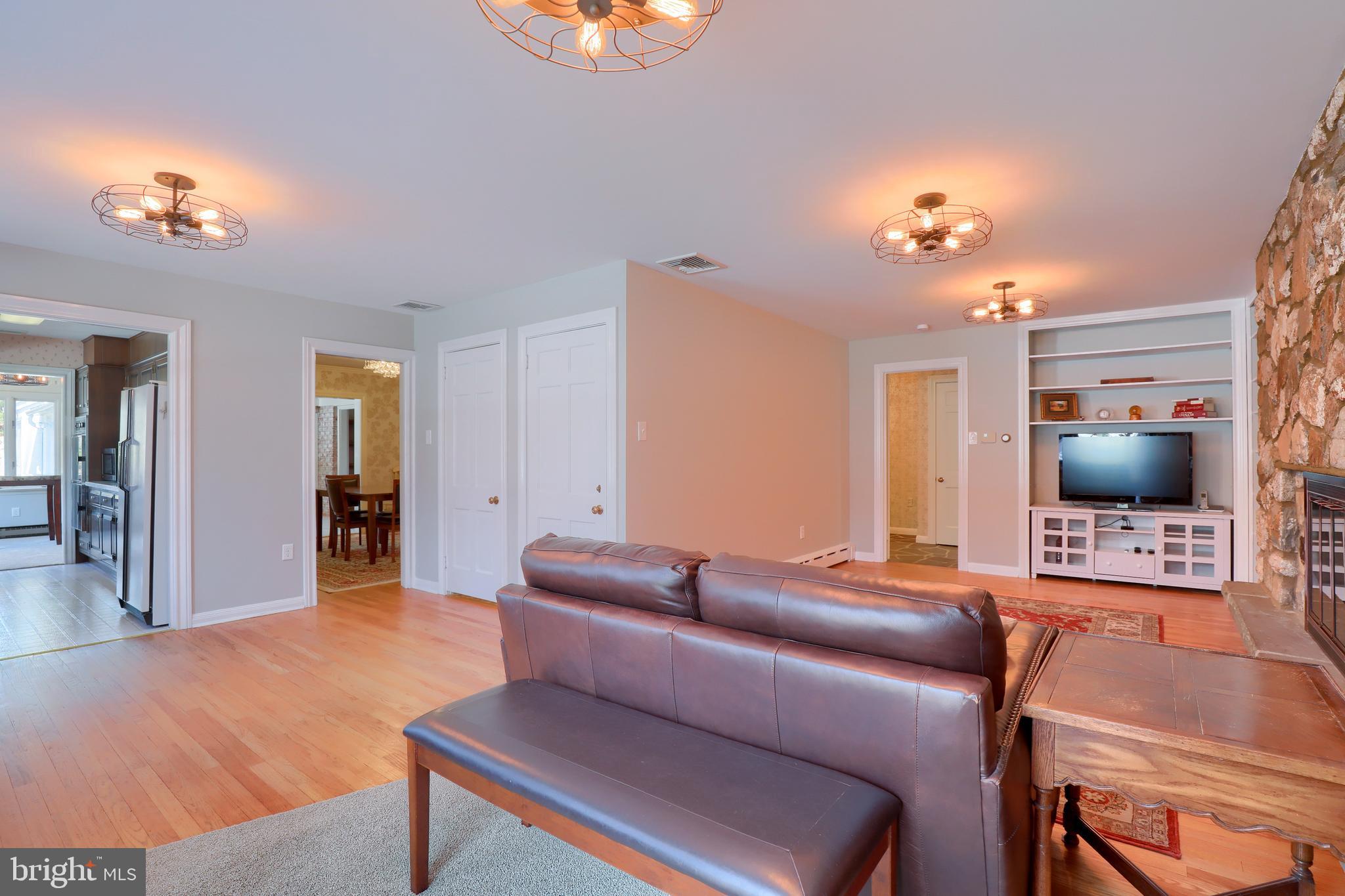 MISSION HILLS - Residential