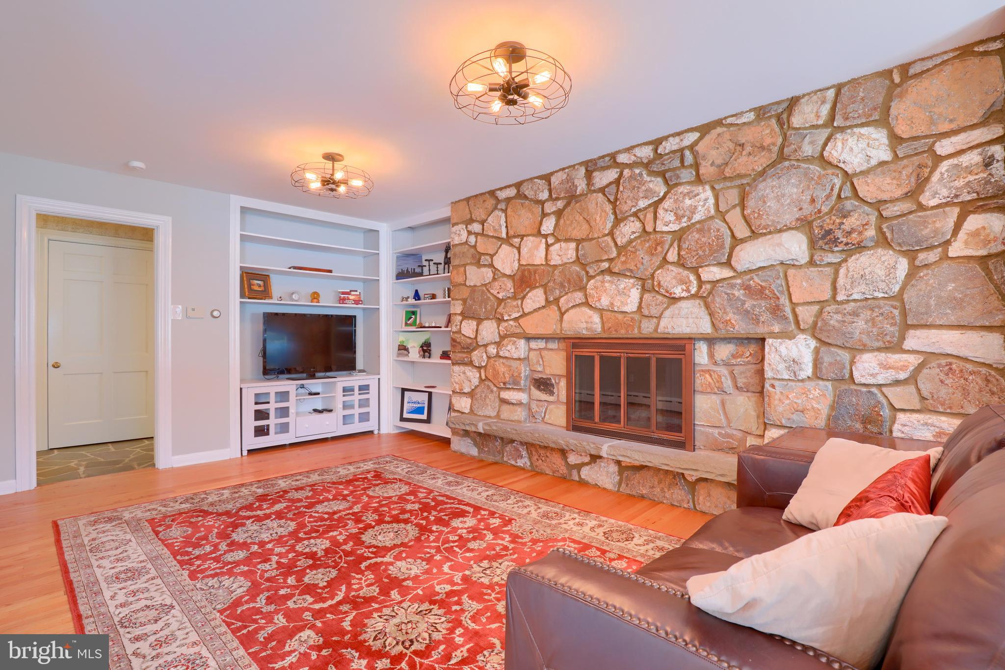 MISSION HILLS - Residential