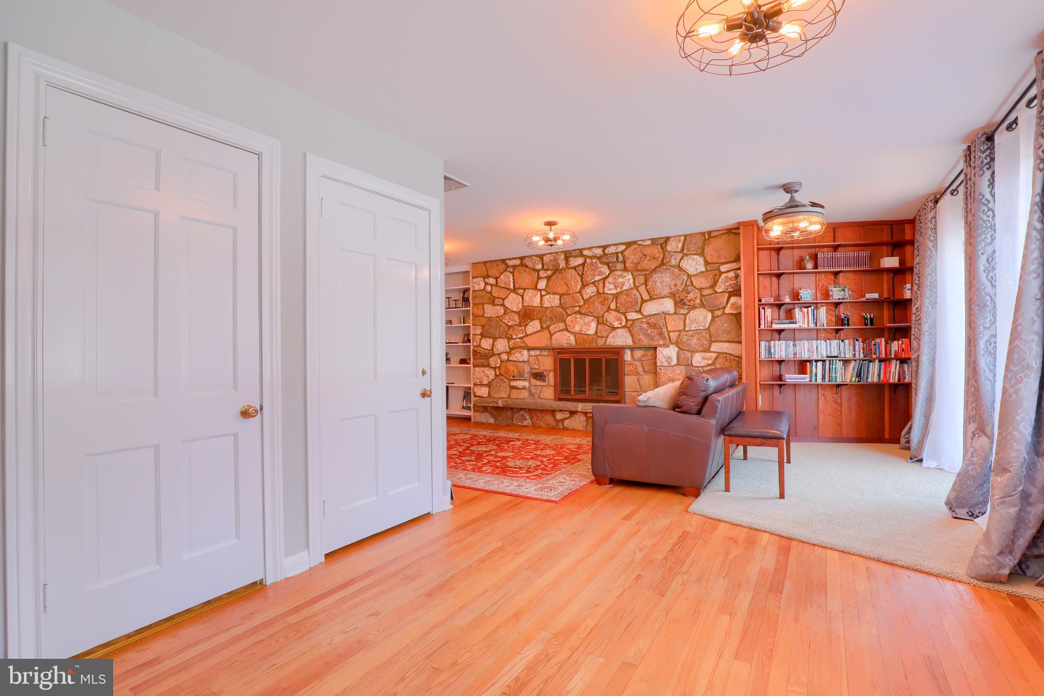 MISSION HILLS - Residential