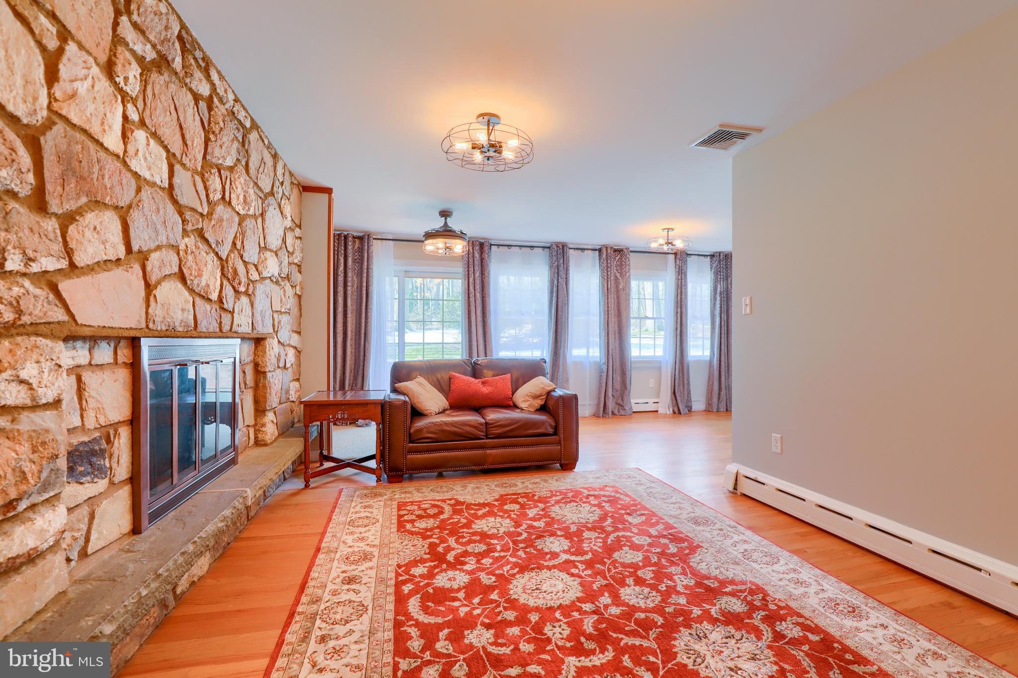 MISSION HILLS - Residential