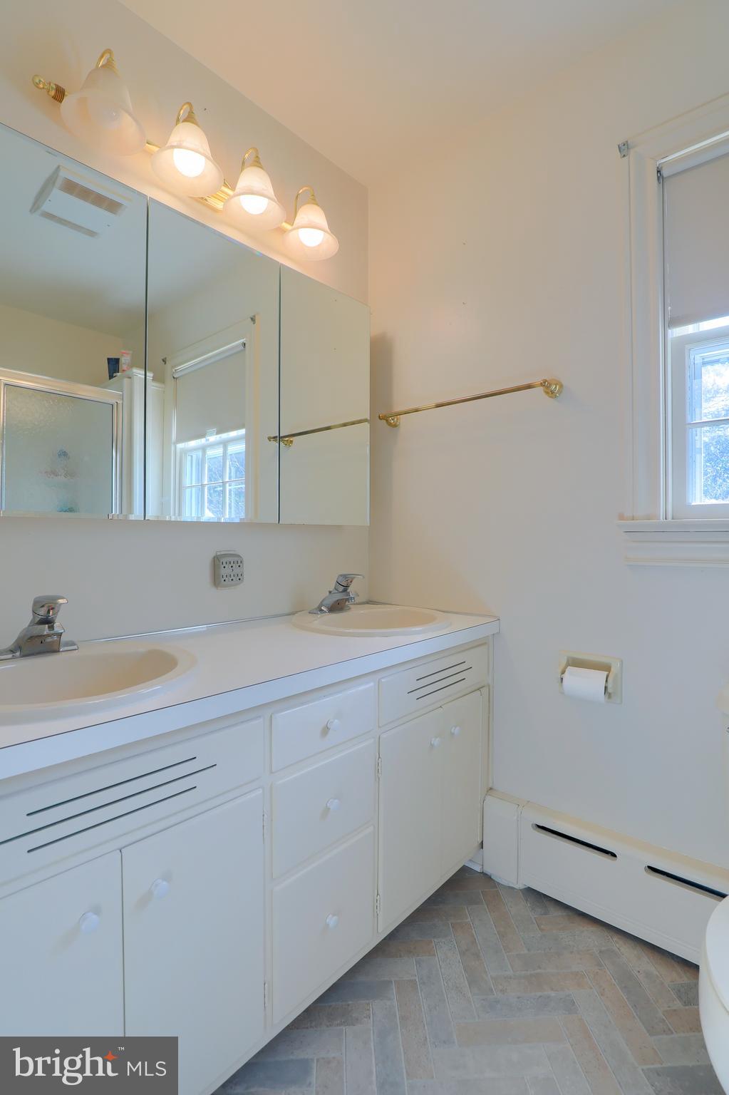 MISSION HILLS - Residential