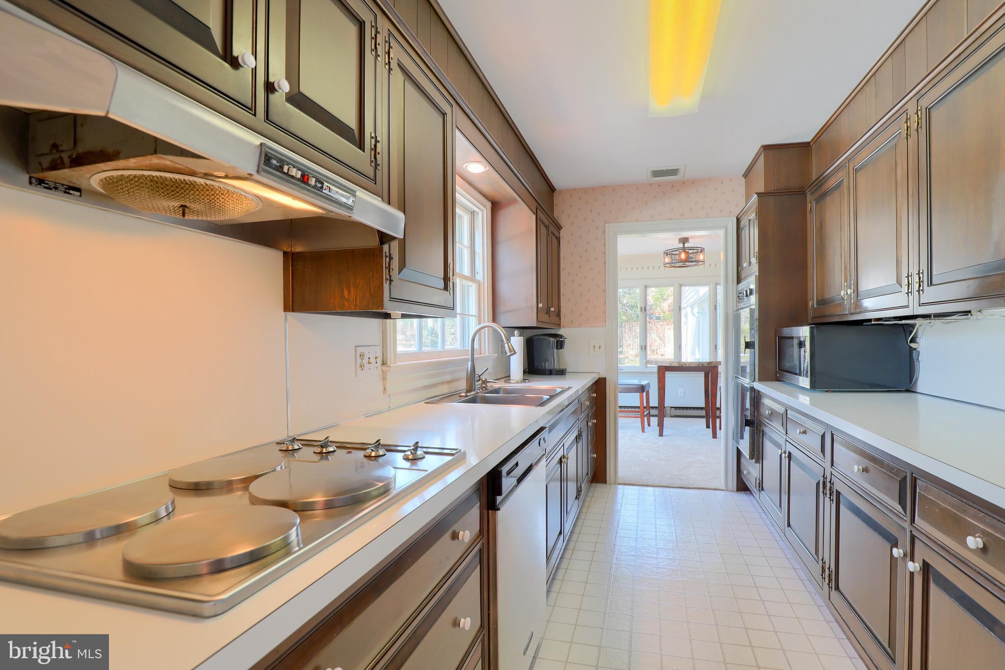 MISSION HILLS - Residential