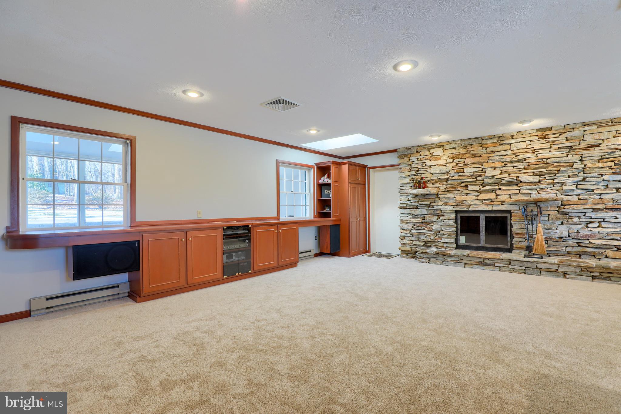 MISSION HILLS - Residential