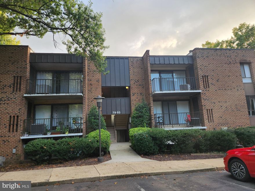 HUGE PRICE REDUCTION ***PRICE REDUCTION* **  LARGE BEDROOMS AND 2 FULL BATHROOMS*** OPEN LIVINGROOM AND MANY SPACIOSE CLOSETS ** TOTAL 1218 SQFT BRIGHT SOUTHERN SUN EXPOSURE ALL DAY **WASHIIER AND DRYER IN THE UNIT **AMPLE PARKING LOT ** NICE BALCONEY OFF LIVINGROOM **   AND PLANTY OF STORAGE ROOM ***LOW  CONDO FEE INLUDED  GAS HEAT , WATER  SWER  AND TRASH REMOVAL*** ** OWNER PAYS ELCTRICTITY  BIILL AND INTERNET*** SWIMMING POOL ** WALK TO GROCERIES BANK AND SHOPS** MINUTES TO ALL THE MAJOR HWY,** DC, PENTAGON **TYSONS CORNER  AIRPORT *MINUTES TO * FAIRFAX HOSPITAL** BUS  STOPS RIGHT FRONT OF UNIT,** 2 PARKING PERMIT ALLOW* TENANT OCCUPIED ** SELLER NEEDS RENT BACK **HARDWOOD FLOORS AS IS **