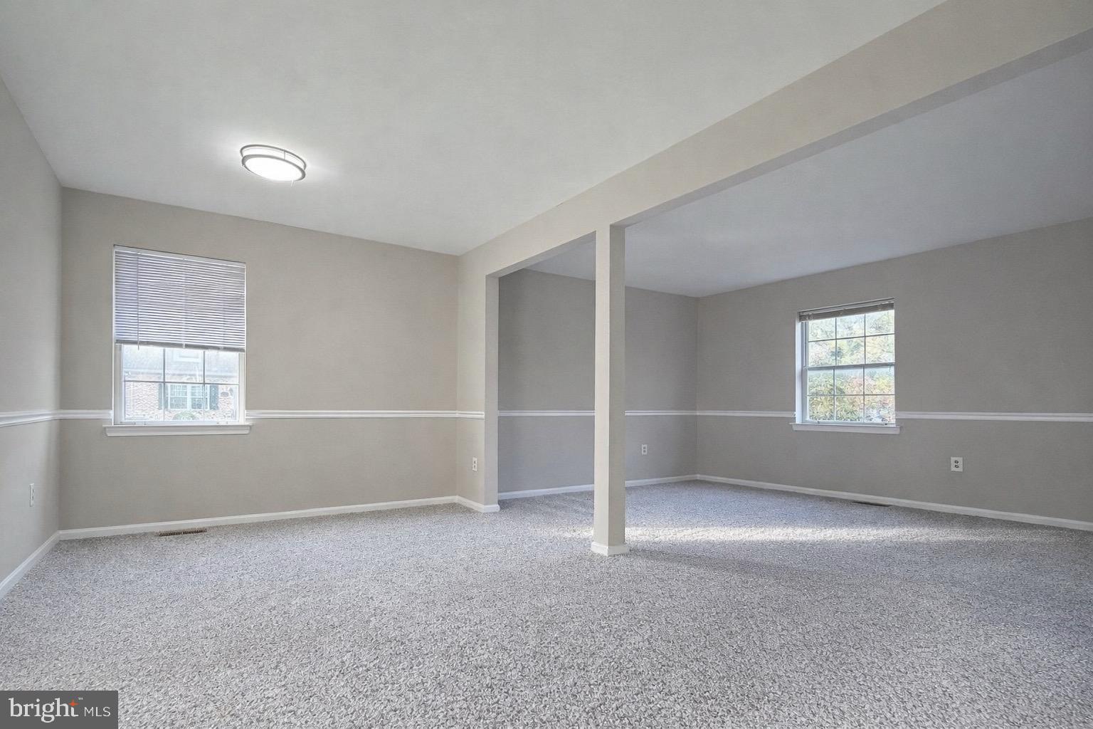 HERITAGE SQUARE NORTH - Residential