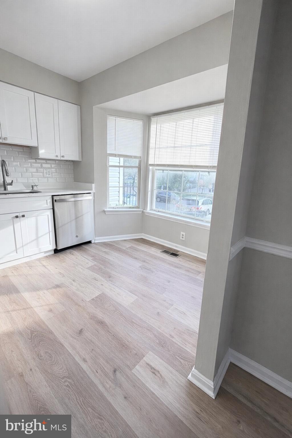 5941 HERITAGE SQUARE DRIVE