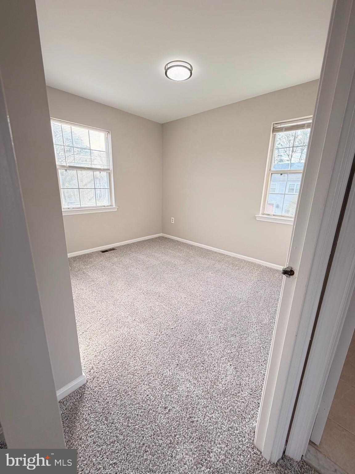 HERITAGE SQUARE NORTH - Residential