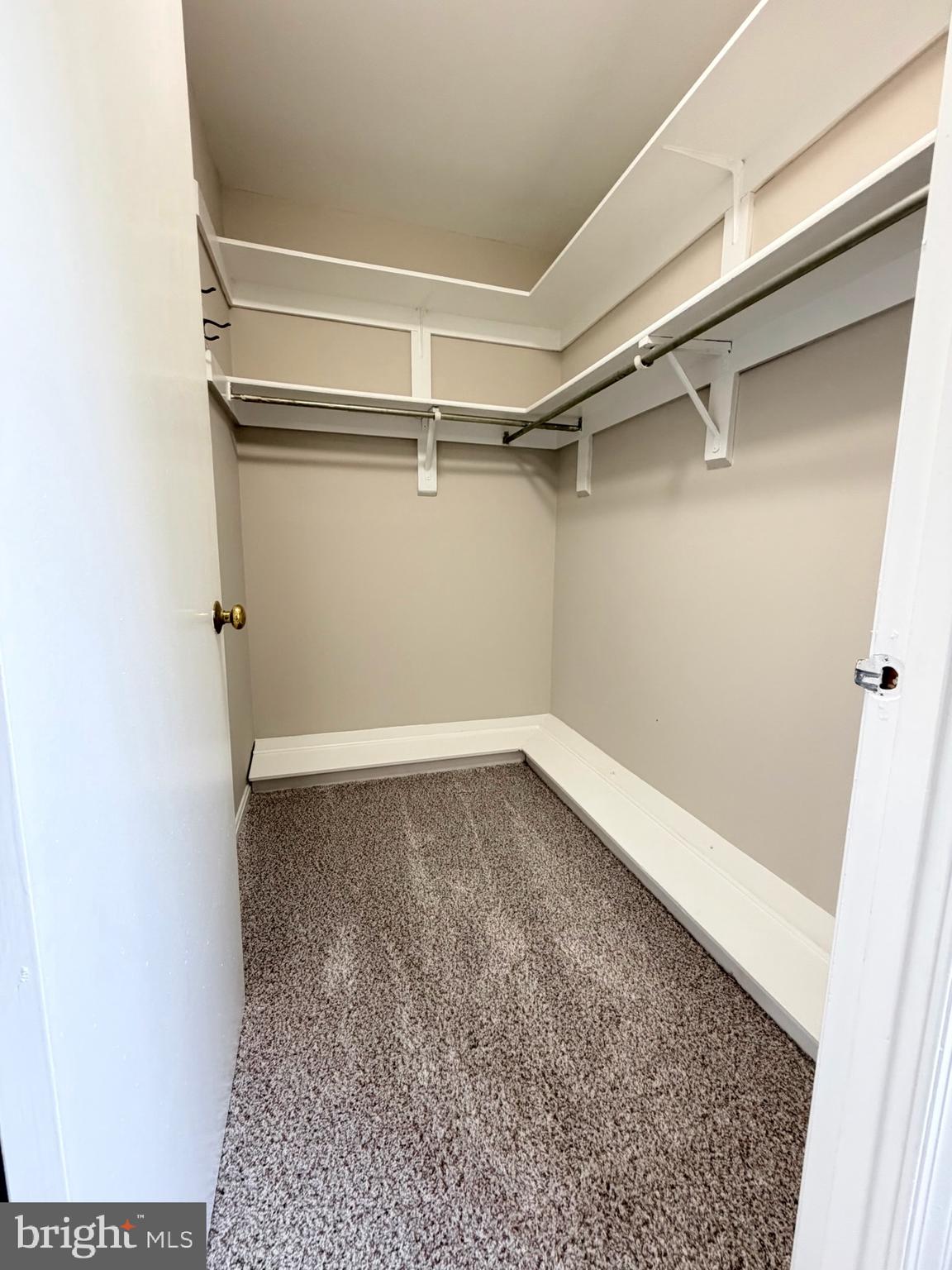 HERITAGE SQUARE NORTH - Residential