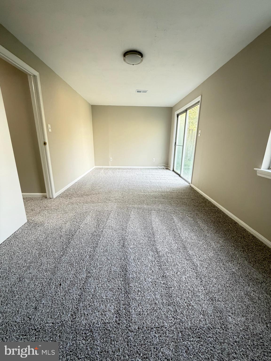 HERITAGE SQUARE NORTH - Residential