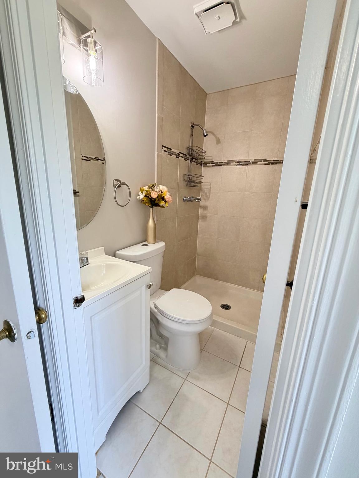 HERITAGE SQUARE NORTH - Residential