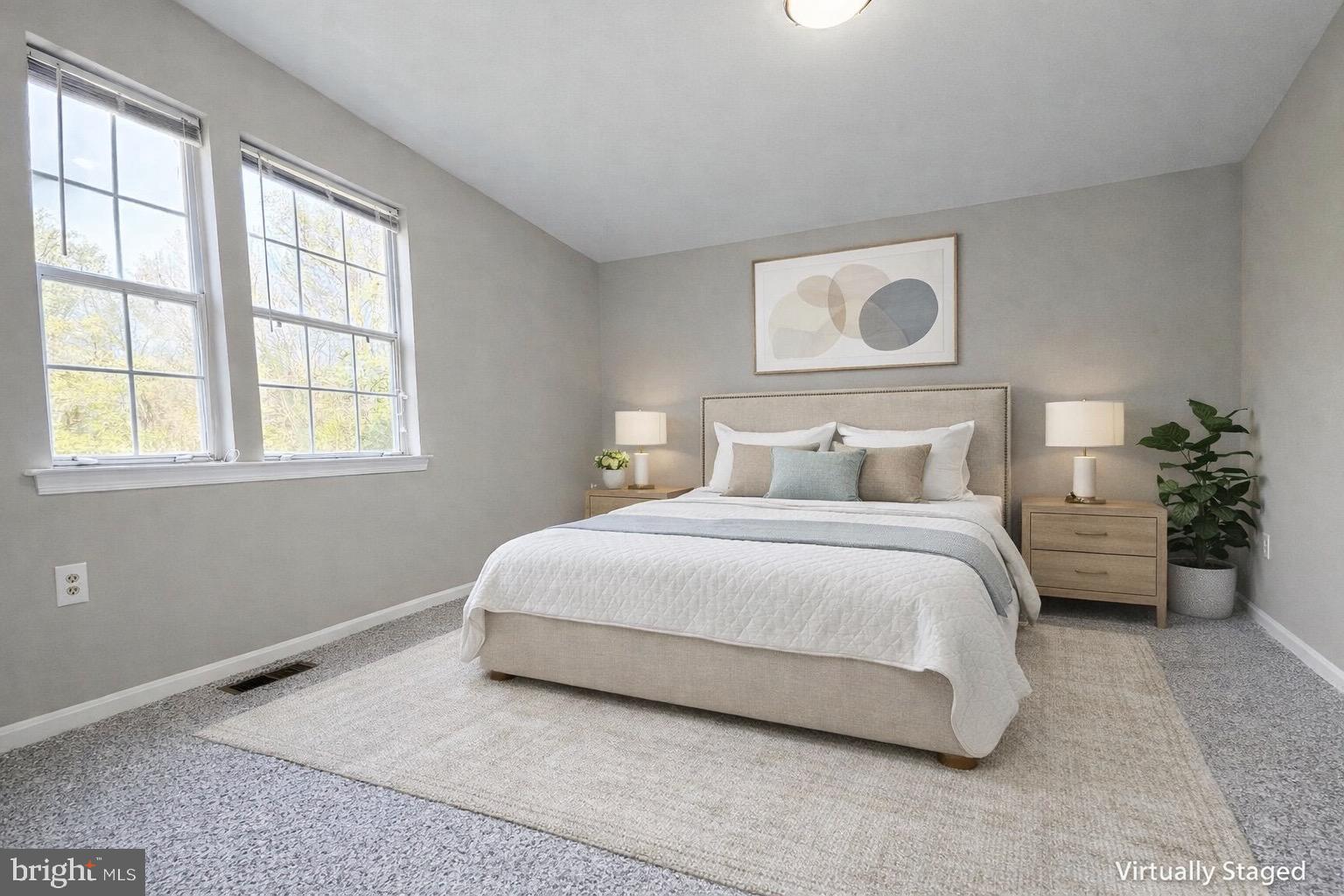 HERITAGE SQUARE NORTH - Residential