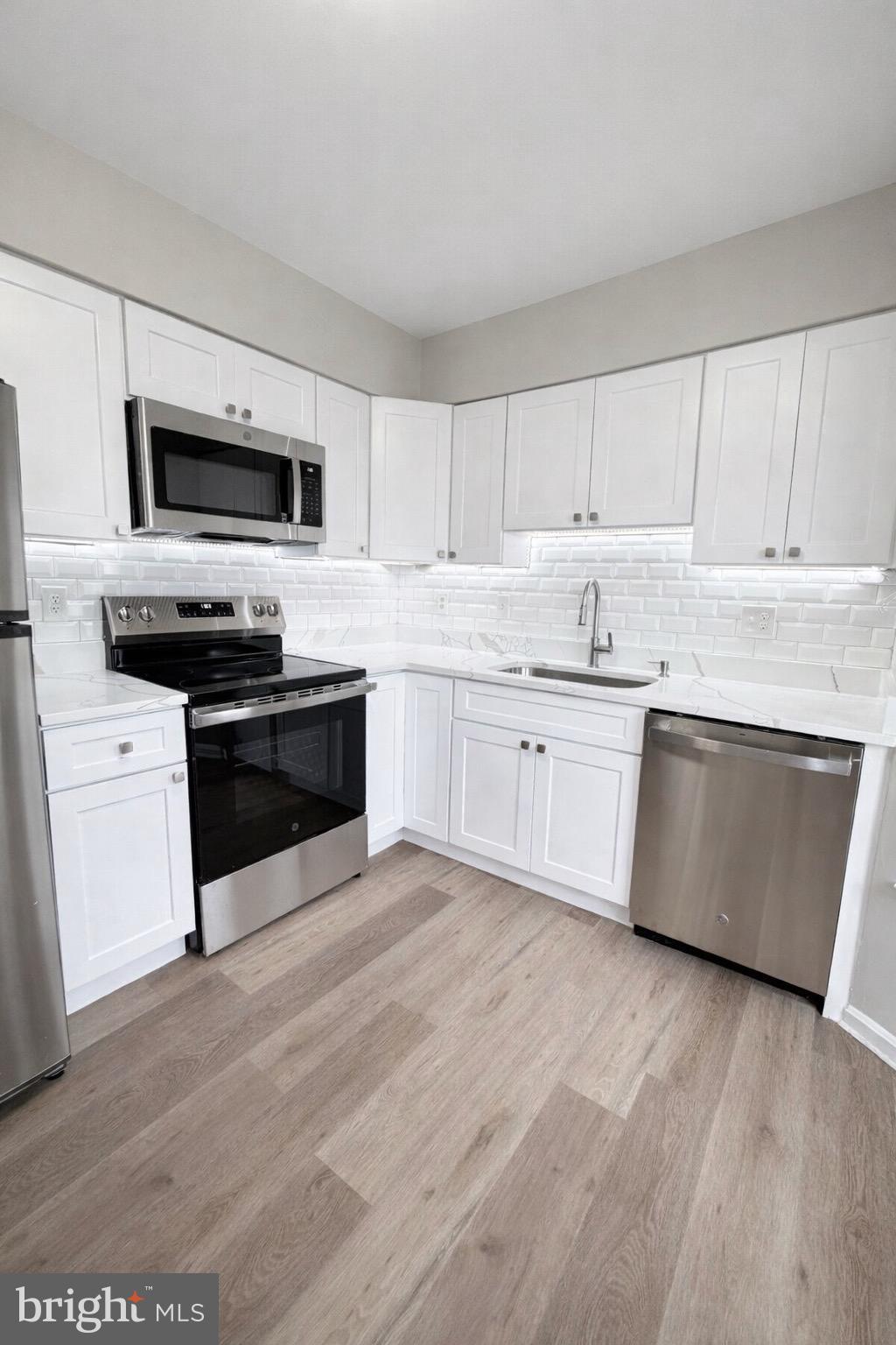 5941 HERITAGE SQUARE DRIVE